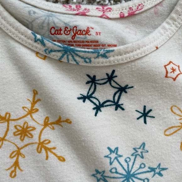 Cat & Jack Toddler Girls' Winter Dress Short Sleeve Holiday Dress snowflake 5T - Picture 4 of 5